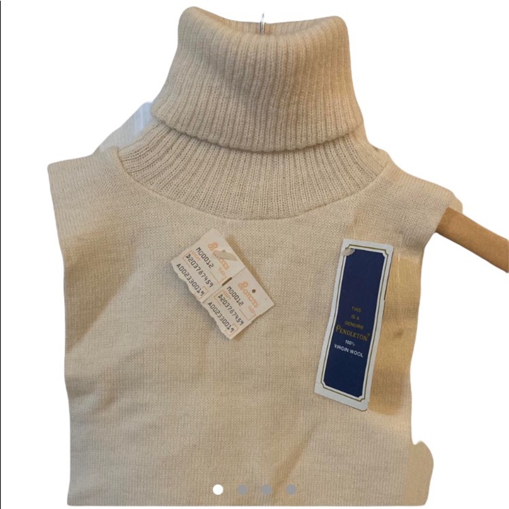 Pendleton wool vintage cream turtleneck collar